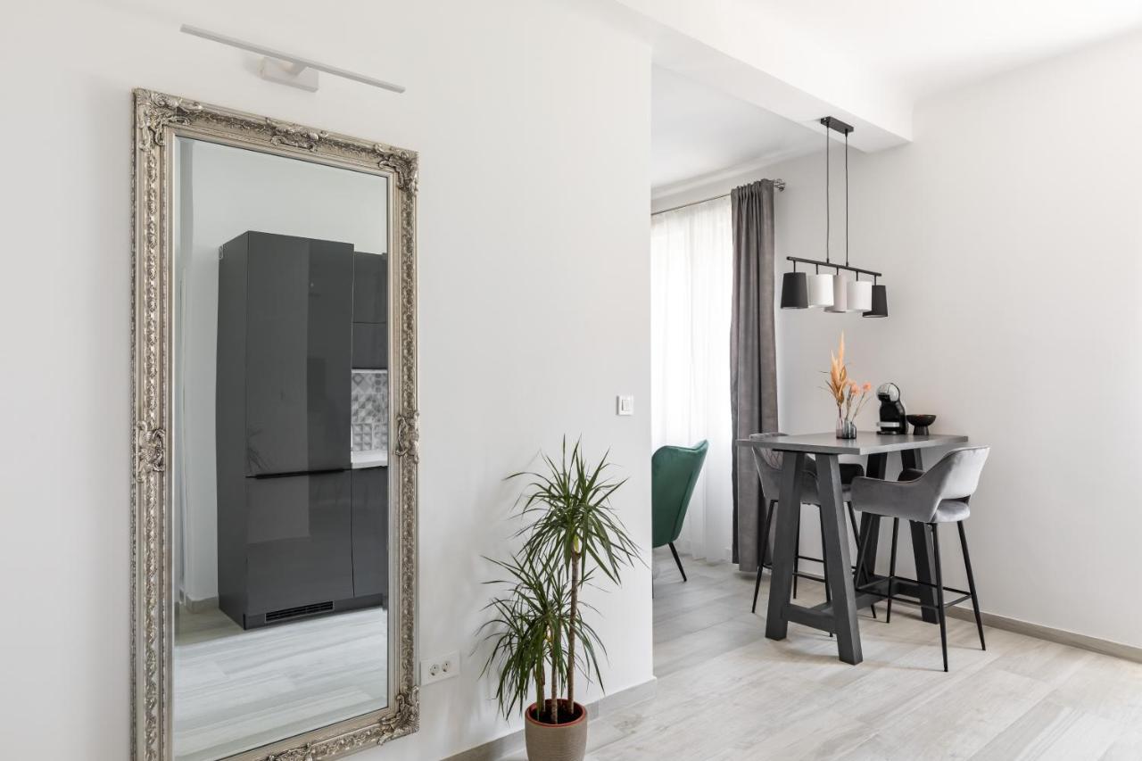 Studio Apartment Home Спліт Екстер'єр фото